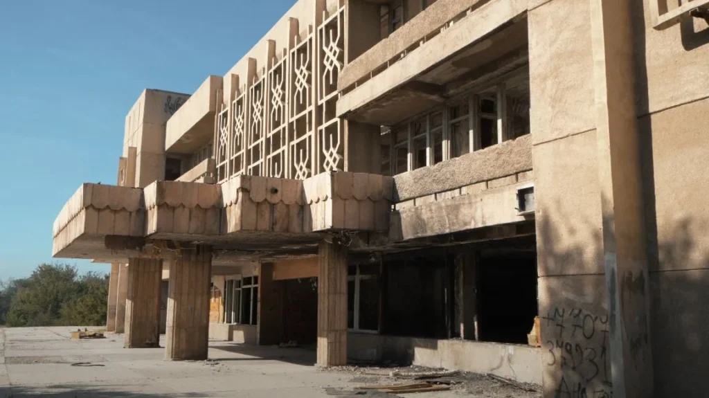 Abbandand building