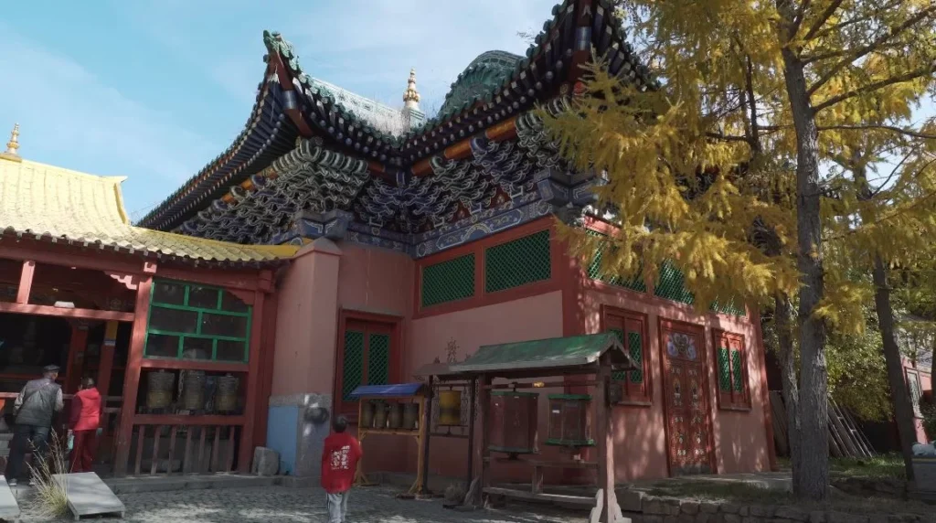 Chinese-style temple with ginkgo trees