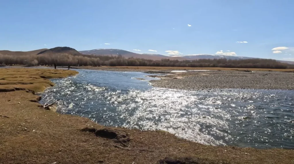 river with no bridge