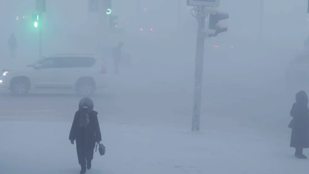 Extreme winter fog