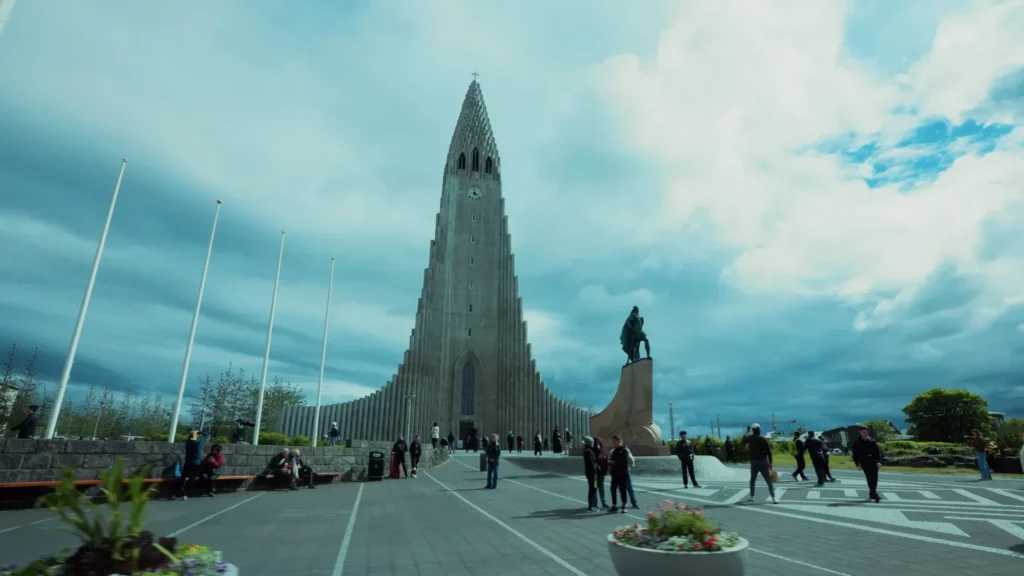 Hallgrímskirkja Church in Reykjavík (2)