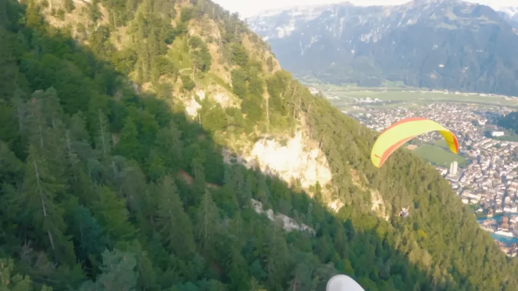 paragliding in grindelwald