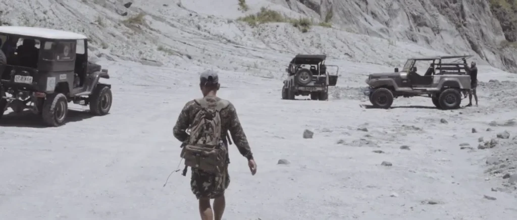 Off-roading adventures with 4x4 vehicles in volcanicsandy terrain (2)