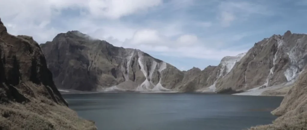 Volcanic crater lake