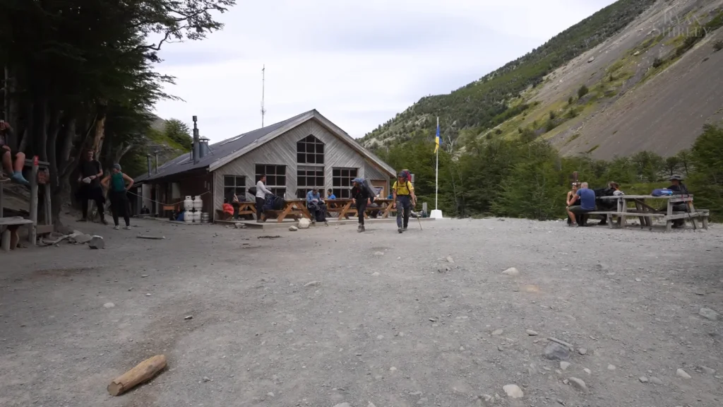 Mirador Base las Torres hiking trail